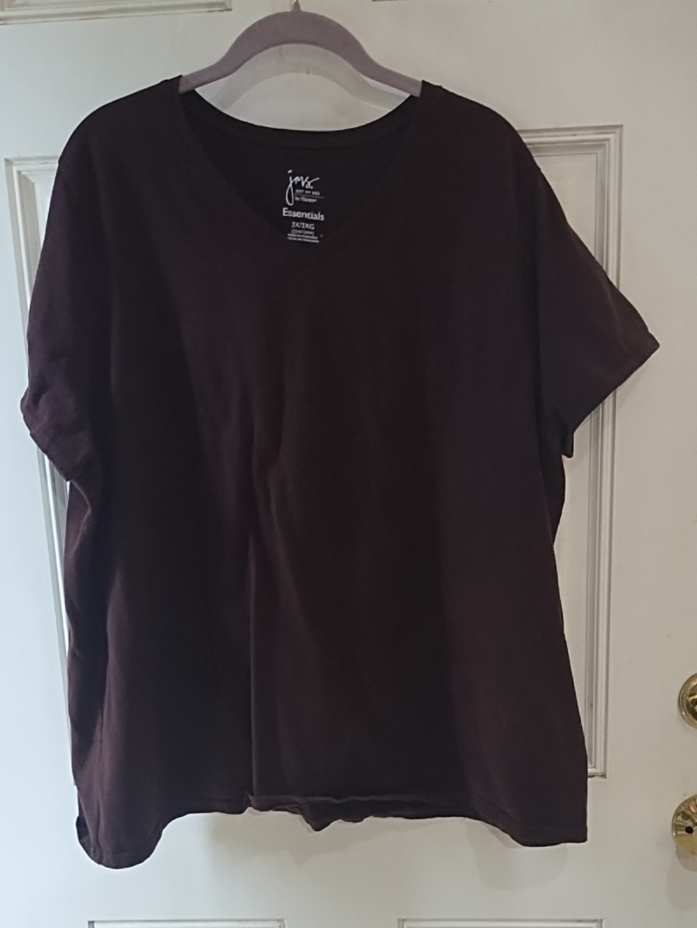 Essentials V-Neck T-Shirt in Dark Brown